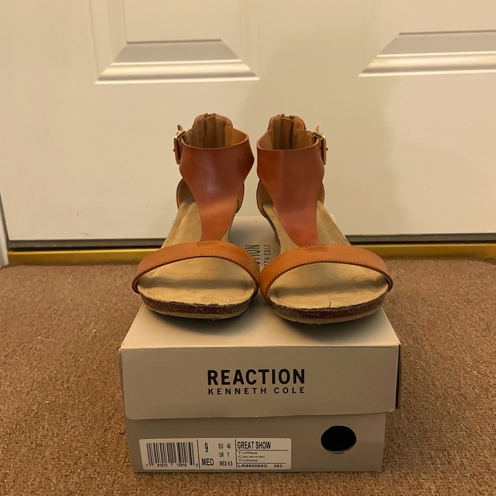 Reaction Kenneth Cole Sandals